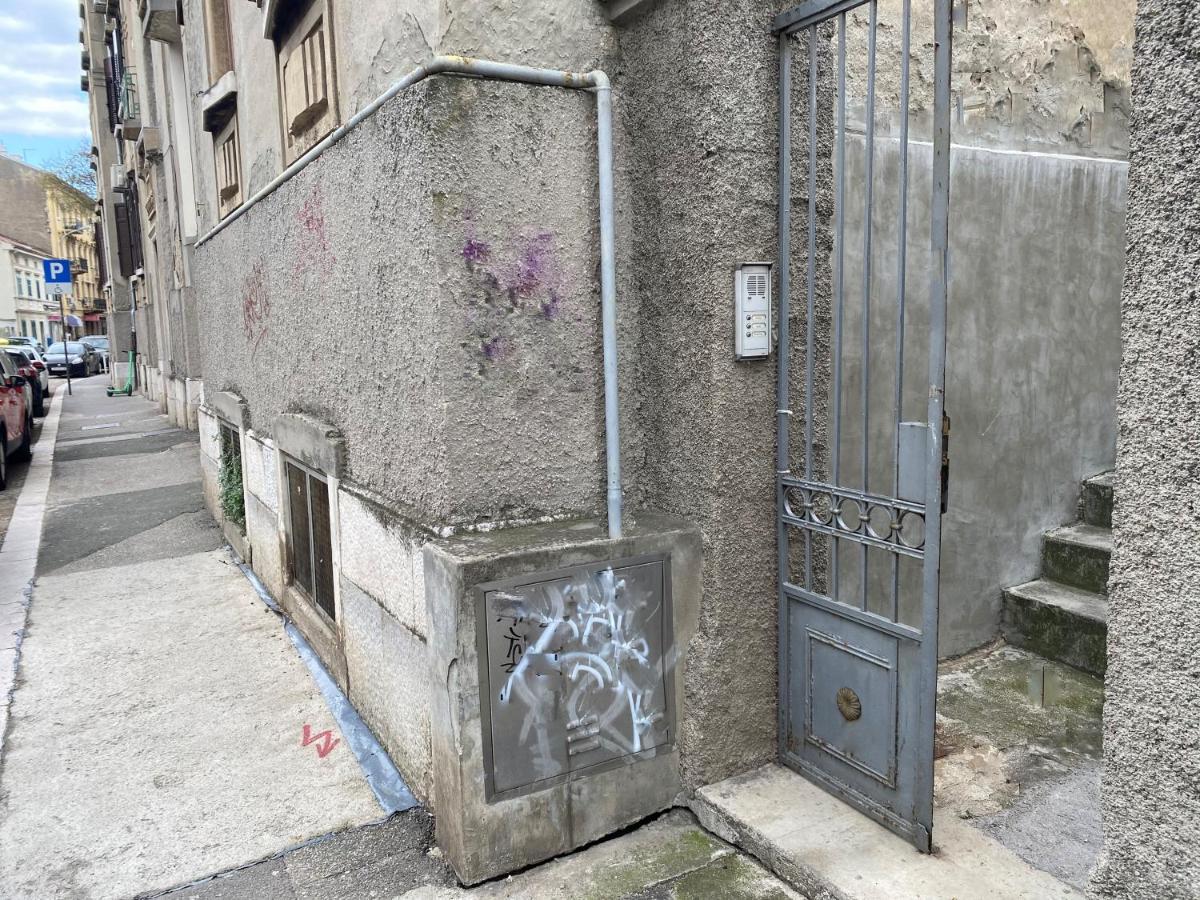Apartman Tia Rijeka Exteriör bild